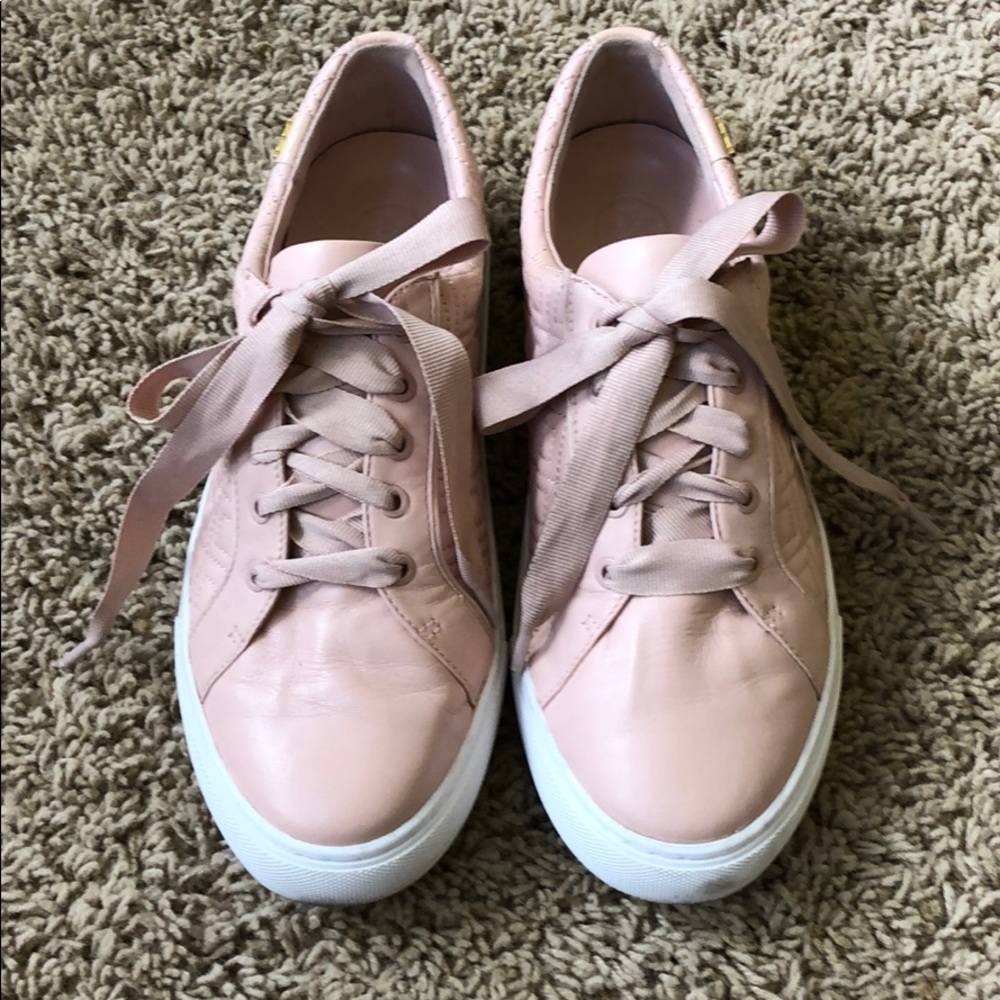 Quilted sneaker